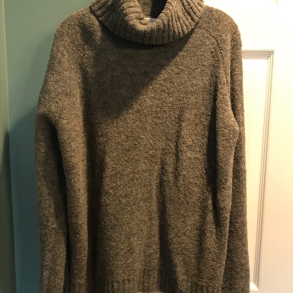 Lovers + Friends Kate Sweater. Size Large - Picture 2 of 7